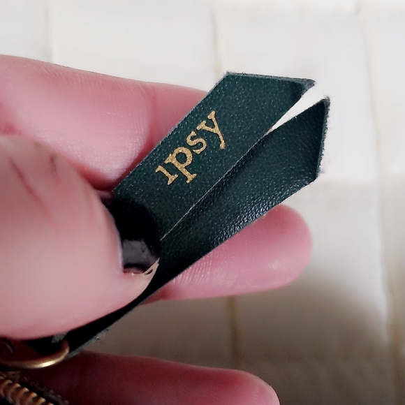 IPSY Bag - Picture 2 of 2